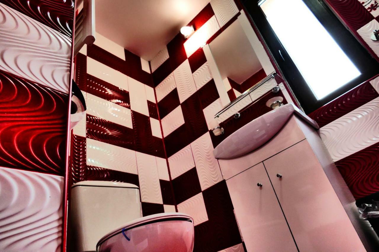 Hotel Pensiunea Roua Florilor Anina Esterno foto