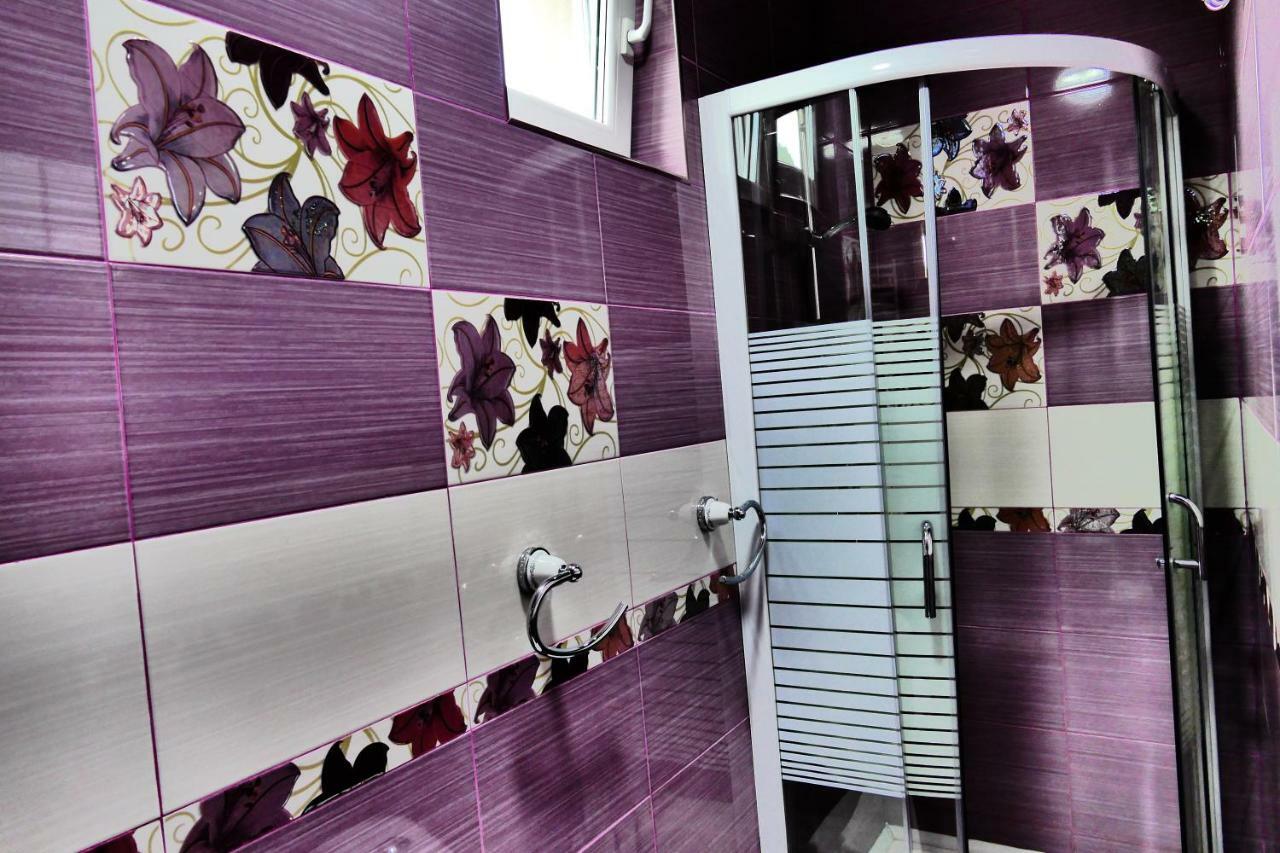 Hotel Pensiunea Roua Florilor Anina Esterno foto