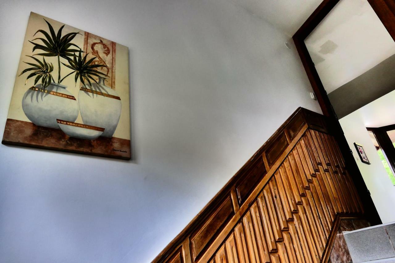 Hotel Pensiunea Roua Florilor Anina Esterno foto