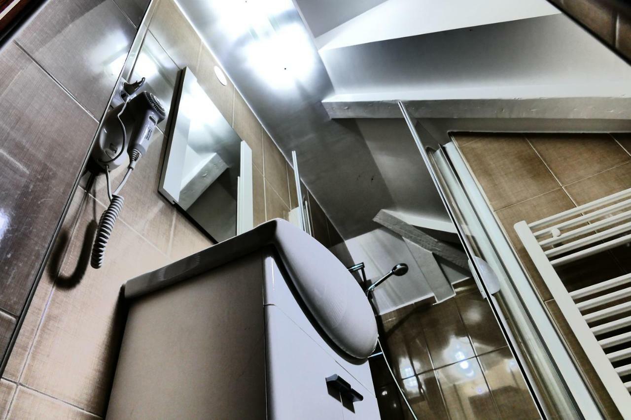 Hotel Pensiunea Roua Florilor Anina Esterno foto