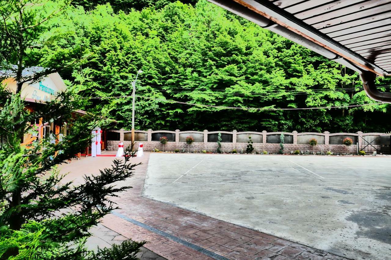 Hotel Pensiunea Roua Florilor Anina Esterno foto