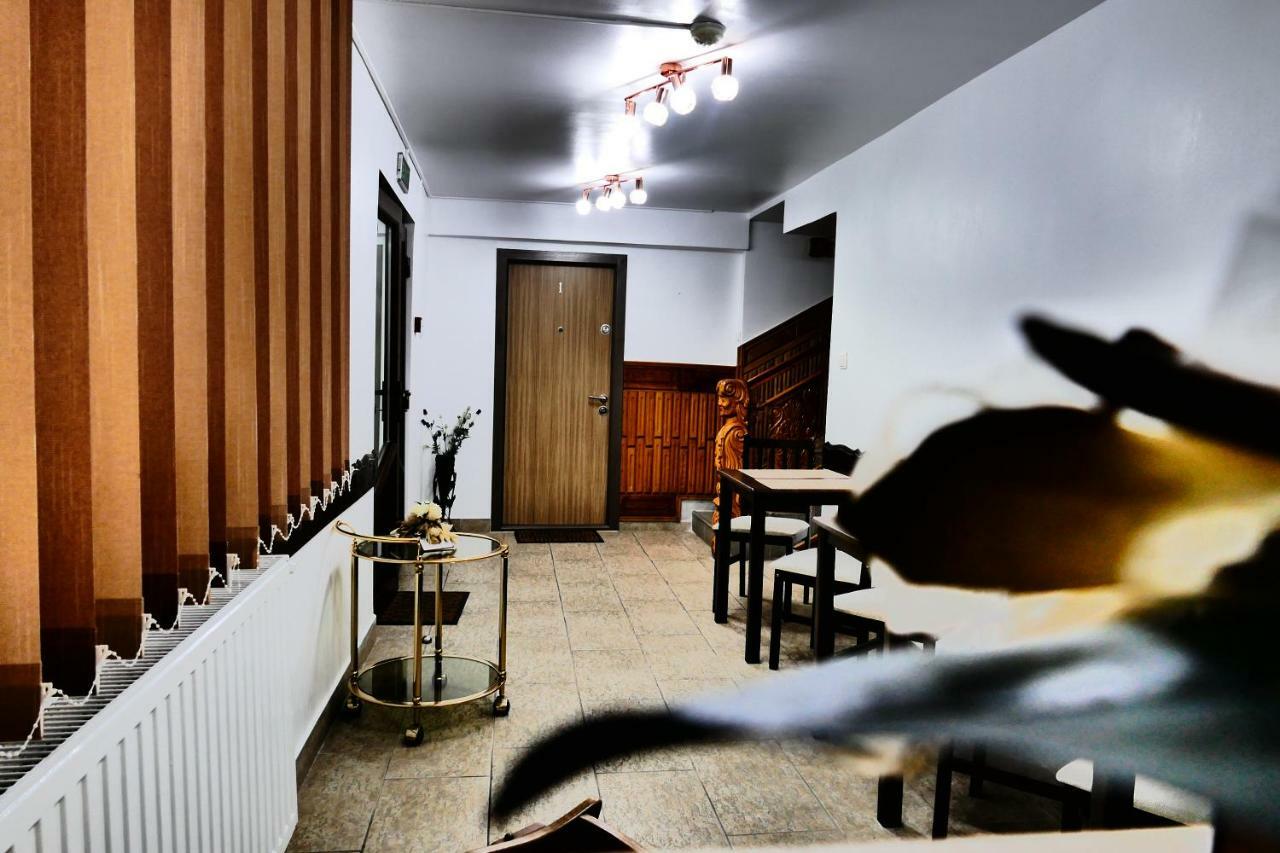 Hotel Pensiunea Roua Florilor Anina Esterno foto